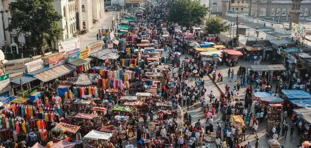 ¿Cómo afecta una economía de mercado a la vida de los particulares?